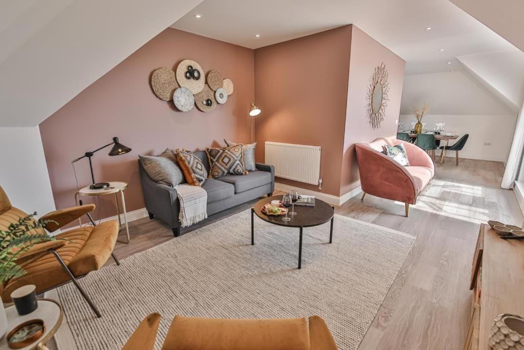 Bournecoast - Stylish Flat With Balcony - Sea Views - 10 Min Walk To - Parking - Wifi - Fm8407 Apartment *