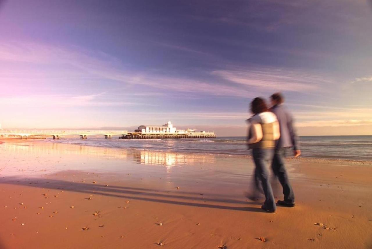 Bournecoast - Stylish Flat With Balcony - Sea Views - 10 Min Walk To - Parking - Wifi - Fm8407 Apartment Bournemouth