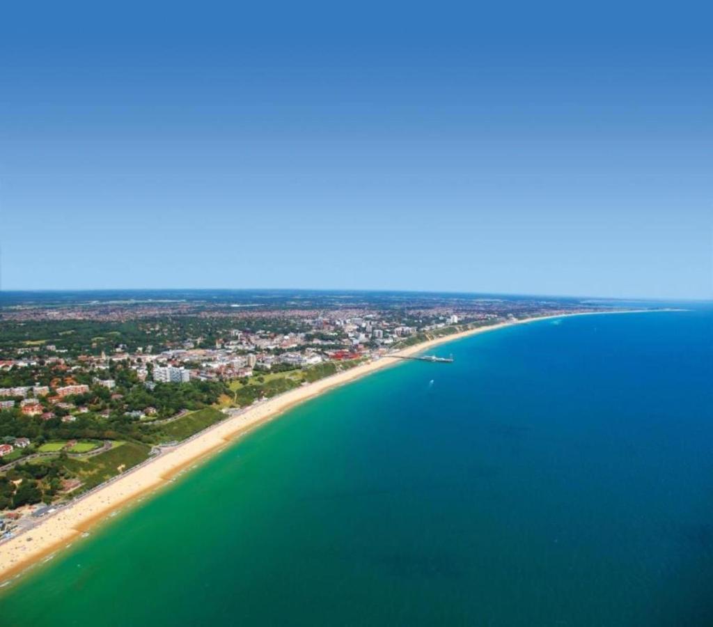 Apartment Bournecoast - Stylish Flat With Balcony - Sea Views - 10 Min Walk To - Parking - Wifi - Fm8407 *